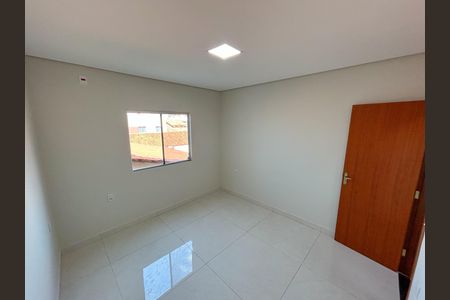 Casa à venda com 70m², 2 quartos e 1 vaga Casa à venda com 70m², 2 quartos e 1 vagaQuarto