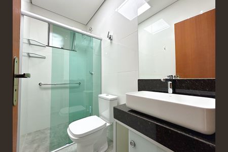 Casa à venda com 70m², 2 quartos e 1 vaga Casa à venda com 70m², 2 quartos e 1 vagaBanheiro social