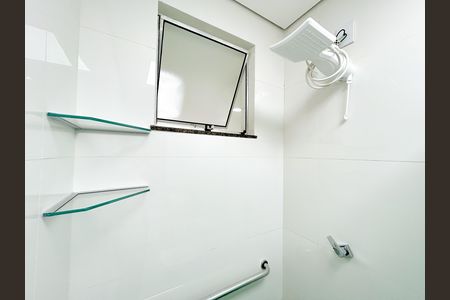 Casa à venda com 70m², 2 quartos e 1 vaga Casa à venda com 70m², 2 quartos e 1 vagaBanheiro social