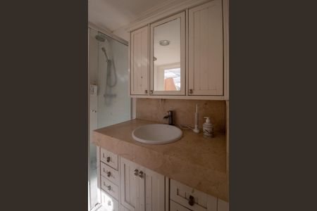 Casa à venda com 259m², 3 quartos e 2 vagasBanheiro da Suíte