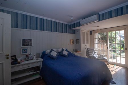 Casa à venda com 259m², 3 quartos e 2 vagasSuíte