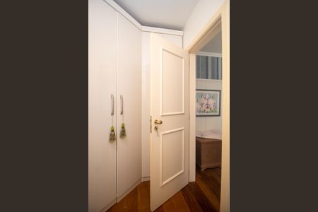 Casa à venda com 259m², 3 quartos e 2 vagasCloset