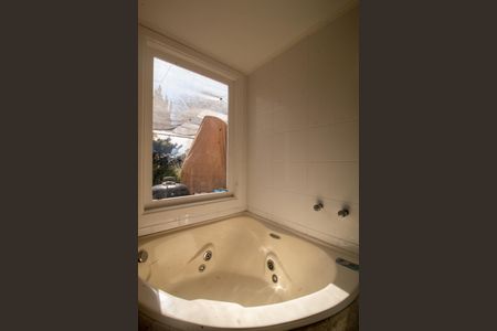 Casa à venda com 259m², 3 quartos e 2 vagasBanheiro da Suíte