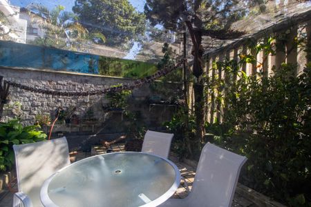 Casa à venda com 259m², 3 quartos e 2 vagasQuintal