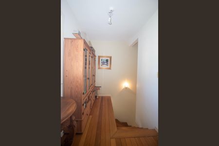 Casa à venda com 259m², 3 quartos e 2 vagasCorredor segundo piso