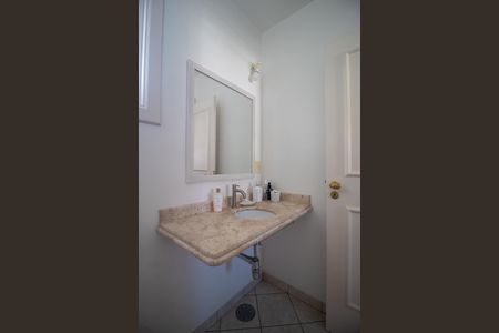 Casa à venda com 259m², 3 quartos e 2 vagasBanheiro Social