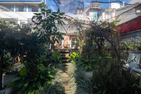 Casa à venda com 259m², 3 quartos e 2 vagasQuintal