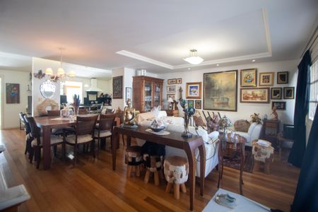 Sala de casa à venda com 3 quartos, 259m² em Vila Nova, Porto Alegre