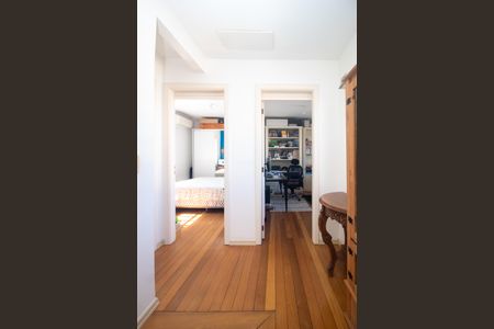 Casa à venda com 259m², 3 quartos e 2 vagasCorredor 