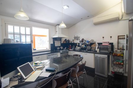 Casa à venda com 259m², 3 quartos e 2 vagasCozinha