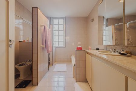 Apartamento à venda com 291m², 3 quartos e 2 vagasBanheiro da Suíte