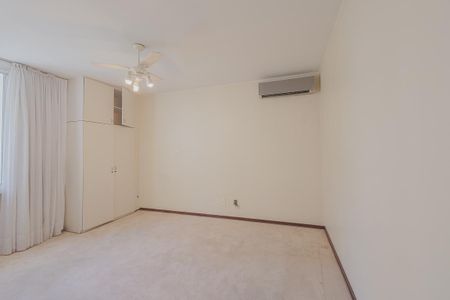 Apartamento à venda com 291m², 3 quartos e 2 vagas Apartamento à venda com 291m², 3 quartos e 2 vagasSuíte