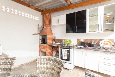 Casa à venda com 129m², 4 quartos e 2 vagas Casa à venda com 129m², 4 quartos e 2 vagasChurrasqueira