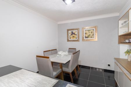 Casa à venda com 129m², 4 quartos e 2 vagas Casa à venda com 129m², 4 quartos e 2 vagasCopa