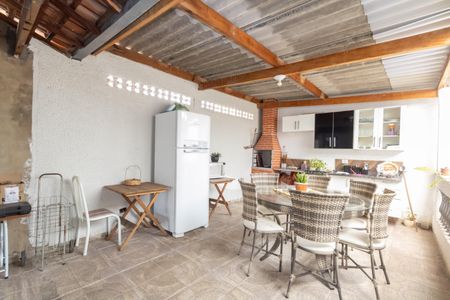 Casa à venda com 129m², 4 quartos e 2 vagas Casa à venda com 129m², 4 quartos e 2 vagasChurrasqueira