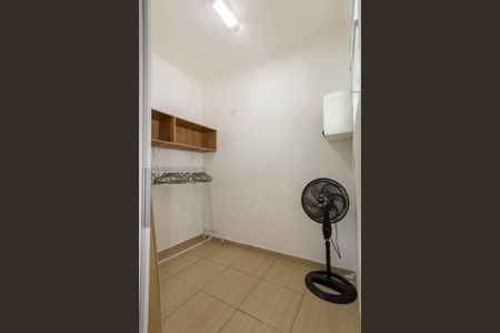 Casa à venda com 129m², 4 quartos e 2 vagas Casa à venda com 129m², 4 quartos e 2 vagasCloset da suíte 1