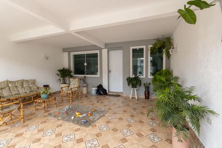 Casa à venda com 129m², 4 quartos e 2 vagas Casa à venda com 129m², 4 quartos e 2 vagasGaragem