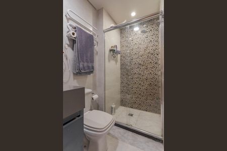 Banheiro da Suíte de apartamento à venda com 2 quartos, 71m² em Cristo Redentor, Porto Alegre