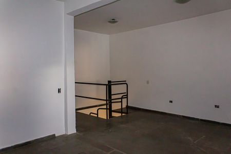 Casa para alugar com 200m², 1 quarto e 5 vagas Casa para alugar com 200m², 1 quarto e 5 vagasSuíte