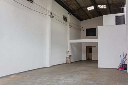 Casa para alugar com 200m², 1 quarto e 5 vagas Casa para alugar com 200m², 1 quarto e 5 vagasGaragem