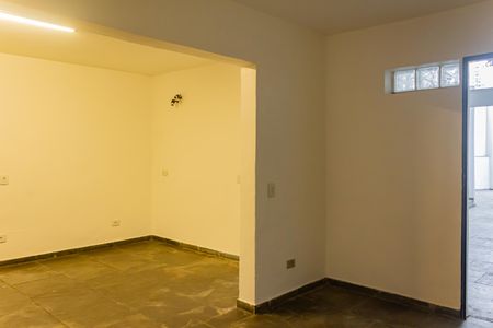 Casa para alugar com 200m², 1 quarto e 5 vagas Casa para alugar com 200m², 1 quarto e 5 vagasSala