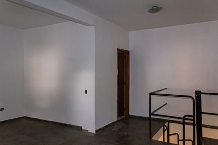 Casa para alugar com 200m², 1 quarto e 5 vagas Casa para alugar com 200m², 1 quarto e 5 vagasSuíte