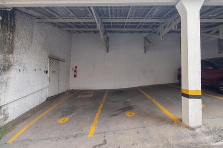 Apartamento à venda com 77m², 2 quartos e 1 vaga Apartamento à venda com 77m², 2 quartos e 1 vagaGaragem