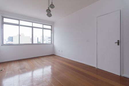 Apartamento à venda com 77m², 2 quartos e 1 vaga Apartamento à venda com 77m², 2 quartos e 1 vagaSala