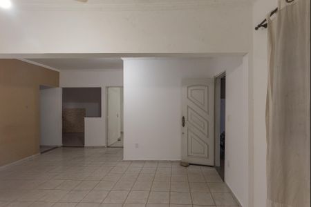 Casa à venda com 250m², 4 quartos e 3 vagasSala