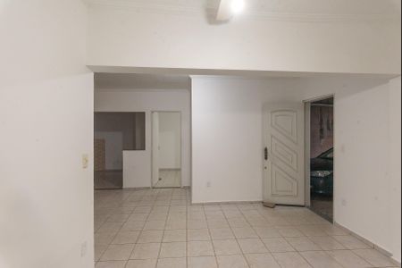 Casa à venda com 250m², 4 quartos e 3 vagasSala