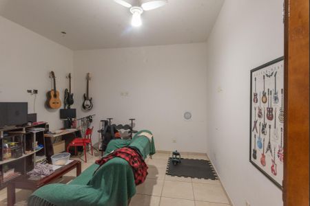 Casa à venda com 250m², 4 quartos e 3 vagasCasa 2- Sala