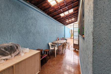 Casa à venda com 137m², 3 quartos e 3 vagas Casa à venda com 137m², 3 quartos e 3 vagasCorredor