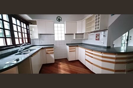 Casa à venda com 129m², 3 quartos e 2 vagasCozinha