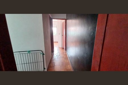 Casa à venda com 129m², 3 quartos e 2 vagasCorredor
