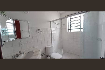 Casa à venda com 129m², 3 quartos e 2 vagasBanheiro