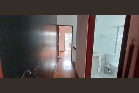 Casa à venda com 129m², 3 quartos e 2 vagasCorredor