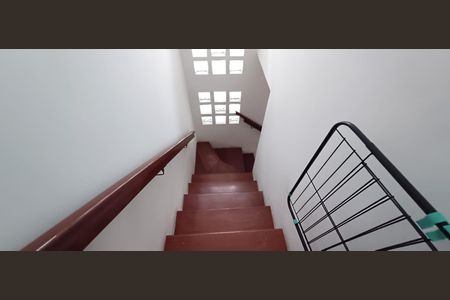 Casa à venda com 129m², 3 quartos e 2 vagasEscada