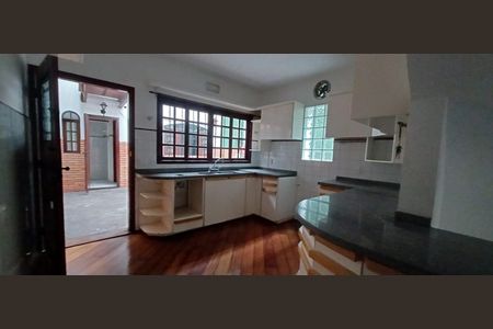 Casa à venda com 129m², 3 quartos e 2 vagasCozinha