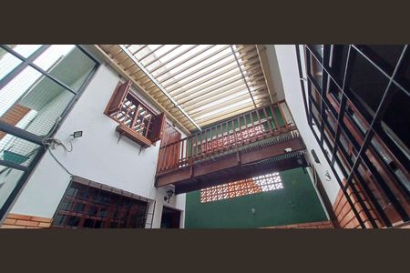 Casa à venda com 129m², 3 quartos e 2 vagasCorredor