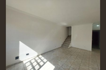 Casa de condomínio à venda com 80m², 2 quartos e 3 vagasSala