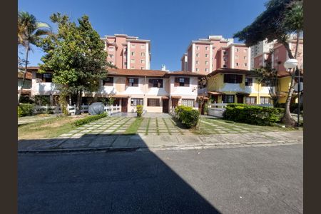 Casa de condomínio à venda com 80m², 2 quartos e 3 vagasFachada