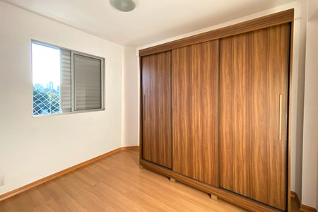 Quarto 1 de apartamento para alugar com 3 quartos, 80m² em Sagrada Família, Belo Horizonte