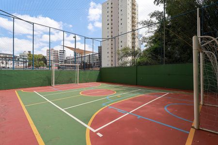 Apartamento à venda com 102m², 3 quartos e 2 vagas Apartamento à venda com 102m², 3 quartos e 2 vagasÁrea comum - Quadra esportiva