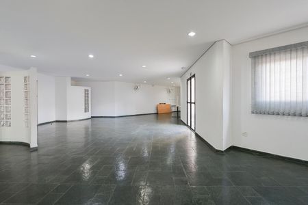 Apartamento à venda com 102m², 3 quartos e 2 vagas Apartamento à venda com 102m², 3 quartos e 2 vagasÁrea comum - Salão de festas
