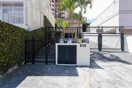 Apartamento à venda com 102m², 3 quartos e 2 vagas Apartamento à venda com 102m², 3 quartos e 2 vagasFachada do condomínio + plaquinha