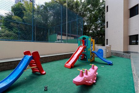 Apartamento à venda com 102m², 3 quartos e 2 vagas Apartamento à venda com 102m², 3 quartos e 2 vagasÁrea comum - Playground
