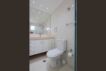 Apartamento à venda com 102m², 3 quartos e 2 vagas Apartamento à venda com 102m², 3 quartos e 2 vagasBanheiro da Suíte