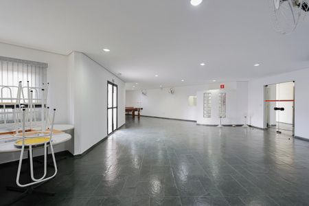 Apartamento à venda com 102m², 3 quartos e 2 vagas Apartamento à venda com 102m², 3 quartos e 2 vagasÁrea comum - Salão de festas