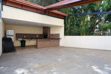 Apartamento à venda com 102m², 3 quartos e 2 vagas Apartamento à venda com 102m², 3 quartos e 2 vagasÁrea comum - Churrasqueira