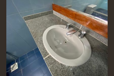 Casa de condomínio para alugar com 330m², 5 quartos e 2 vagas Casa de condomínio para alugar com 330m², 5 quartos e 2 vagasBanheiro Suíte 2